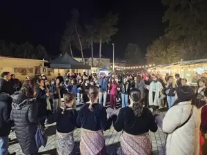 «Ενθουσίασε» μικρούς και μεγάλους το «Χριστουγεννιάτικο Μουσικό Χωριό» του Μουσικού Σχολείου Κατερίνης