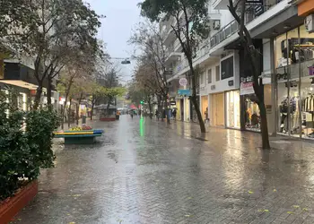 Βημα..τίζοντας: Η κακοκαιρία «άδειασε» τον πεζόδρομο της Κατερίνης και κινητοποίησε τον Δήμο Η κακοκαιρία «άδειασε» τον πεζόδρομο της Κατερίνης και κινητοποίησε τον Δήμο
