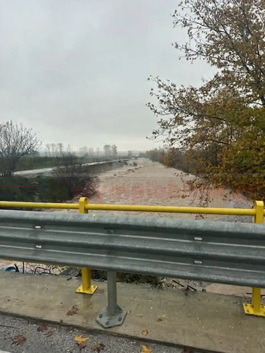 Κατερίνη: Κλειστός ο δρόμος προς Καρίτσα λόγω υψηλής στάθμης υδάτων (εικόνες) Κατερίνη: Κλειστός ο δρόμος προς Καρίτσα λόγω υψηλής στάθμης υδάτων (εικόνες)