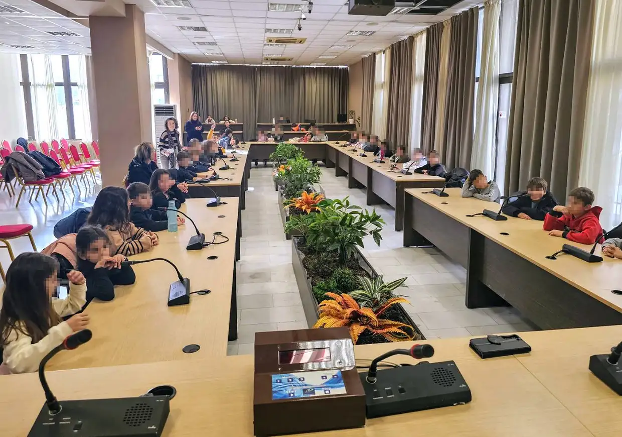 Μαθητές «Ενεργοί Πολίτες»: Επίσκεψη στο Δημαρχείο Κατερίνης και συνάντηση με τον Ιωάννη Ντούμο (εικόνες) Μαθητές «Ενεργοί Πολίτες»: Επίσκεψη στο Δημαρχείο Κατερίνης και συνάντηση με τον Ιωάννη Ντούμο