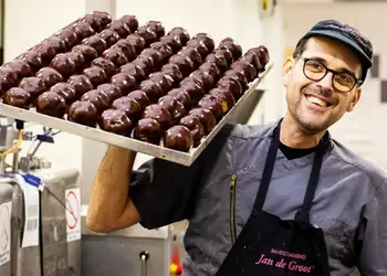 Μαύρη σοκολάτα: Χημική ουσία που μπορεί να επιβραδύνει τη γήρανση