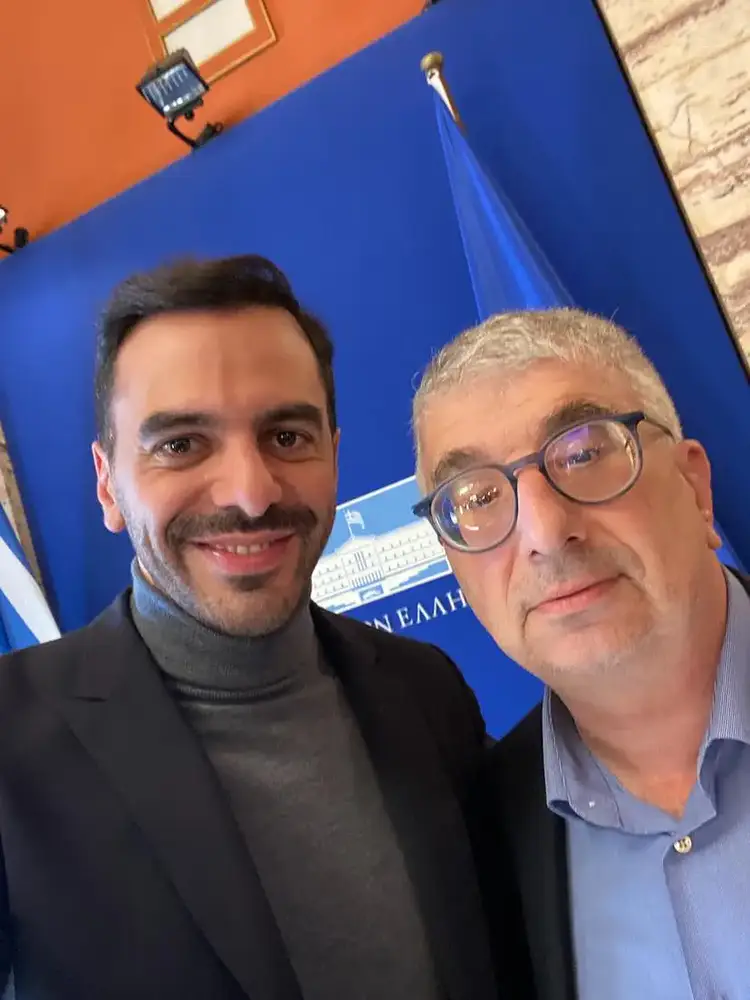 Συνάντηση Χριστοδουλάκη – Κιτιξή στη Βουλή για πολιτικές εξελίξεις και Προϋπολογισμό Με φως, μουσική και πλήθος κόσμου άναψε το Χριστουγεννιάτικο Δέντρο στα Γρεβενά!