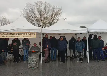 Μπλόκο Νότιου Κόμβου Κατερίνης: Κλιμάκωση κινητοποιήσεων αγροτών Μπλόκο Νότιου Κόμβου Κατερίνης: Κλιμάκωση κινητοποιήσεων αγροτών