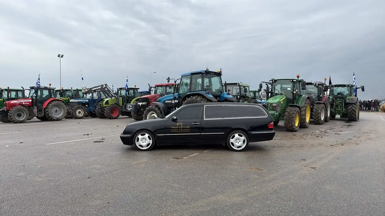 Νέα αγροτικά μπλόκα στη Βόρεια Ελλάδα – Κλιμακώνονται οι αγροτικές κινητοποιήσεις Νέα αγροτικά μπλόκα στη Βόρεια Ελλάδα – Κλιμακώνονται οι κινητοποιήσεις