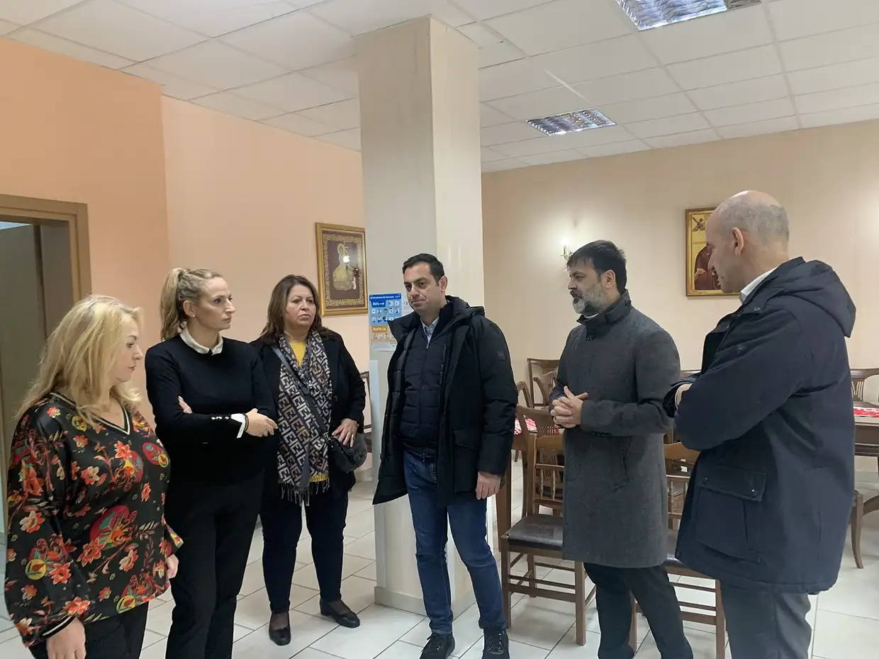 Οι Βουλευτές Πιερίας ΝΔ στο γηροκομείο: Βοήθεια στα συσσίτια Οι Βουλευτές Πιερίας ΝΔ στο γηροκομείο: Βοήθεια στα συσσίτια