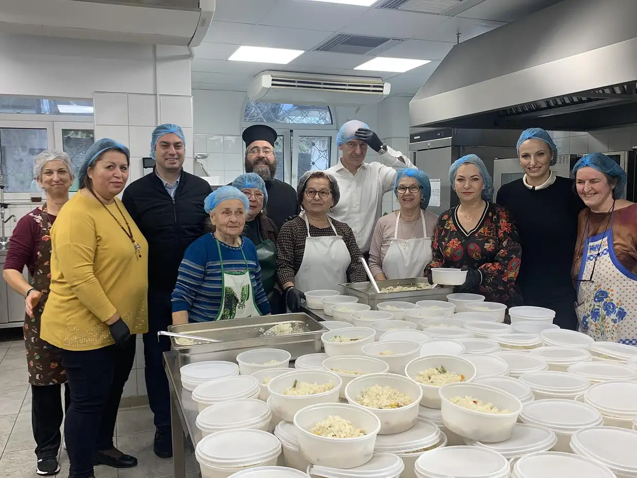 Οι Βουλευτές Πιερίας ΝΔ στο γηροκομείο: Βοήθεια στα συσσίτια Οι Βουλευτές Πιερίας ΝΔ στο γηροκομείο: Βοήθεια στα συσσίτια