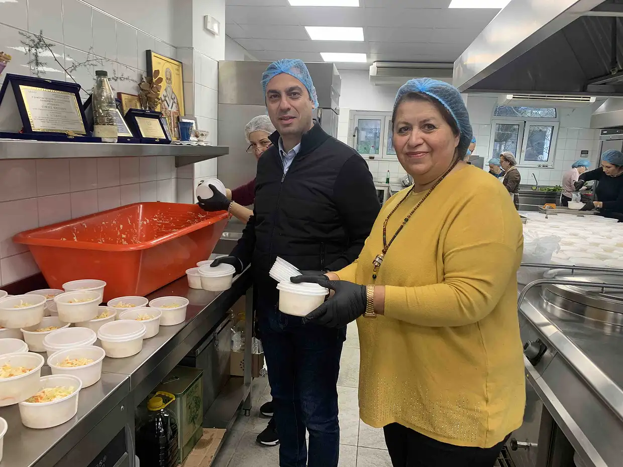 Οι Βουλευτές Πιερίας ΝΔ στο γηροκομείο: Βοήθεια στα συσσίτια Οι Βουλευτές Πιερίας ΝΔ στο γηροκομείο: Βοήθεια στα συσσίτια