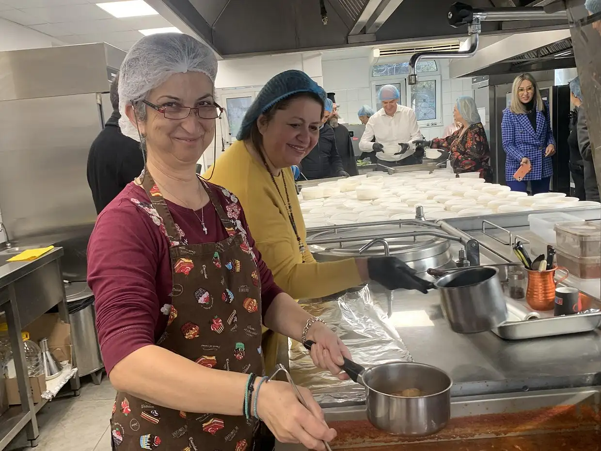 Οι Βουλευτές Πιερίας ΝΔ στο γηροκομείο: Βοήθεια στα συσσίτια Οι Βουλευτές Πιερίας ΝΔ στο γηροκομείο: Βοήθεια στα συσσίτια