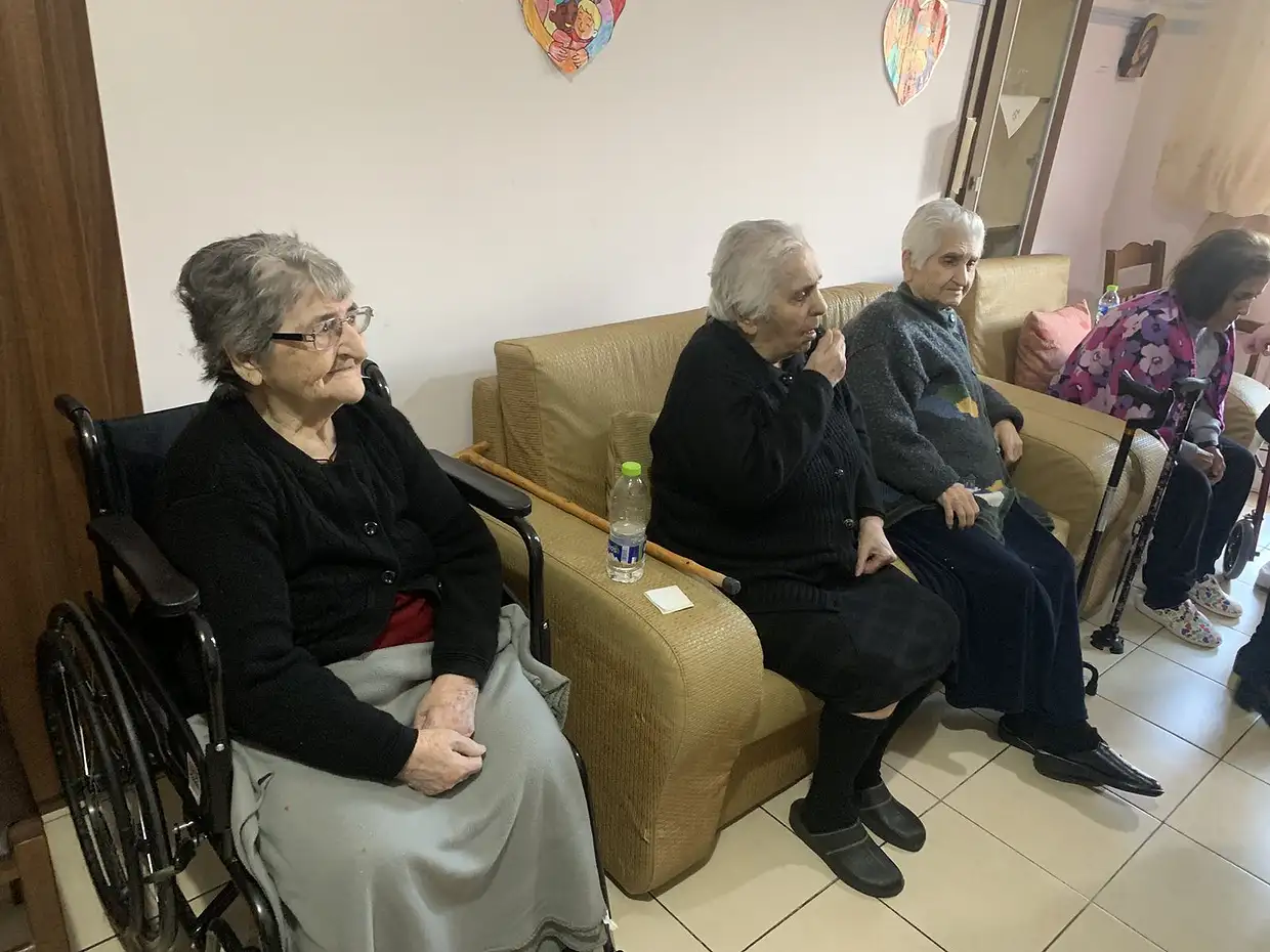 Οι Βουλευτές Πιερίας ΝΔ στο γηροκομείο: Βοήθεια στα συσσίτια Οι Βουλευτές Πιερίας ΝΔ στο γηροκομείο: Βοήθεια στα συσσίτια