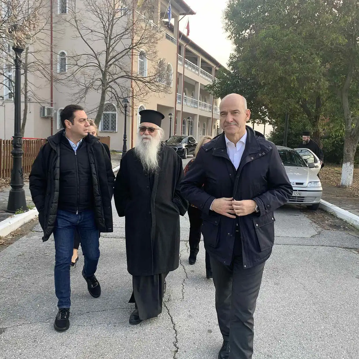 Οι Βουλευτές Πιερίας ΝΔ στο γηροκομείο: Βοήθεια στα συσσίτια Οι Βουλευτές Πιερίας ΝΔ στο γηροκομείο: Βοήθεια στα συσσίτια