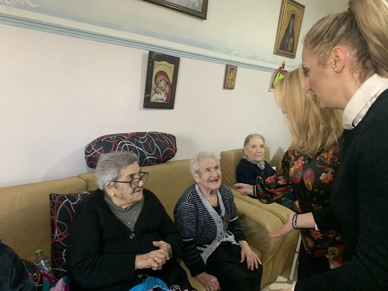 Οι Βουλευτές Πιερίας ΝΔ στο γηροκομείο: Βοήθεια στα συσσίτια Οι Βουλευτές Πιερίας ΝΔ στο γηροκομείο: Βοήθεια στα συσσίτια