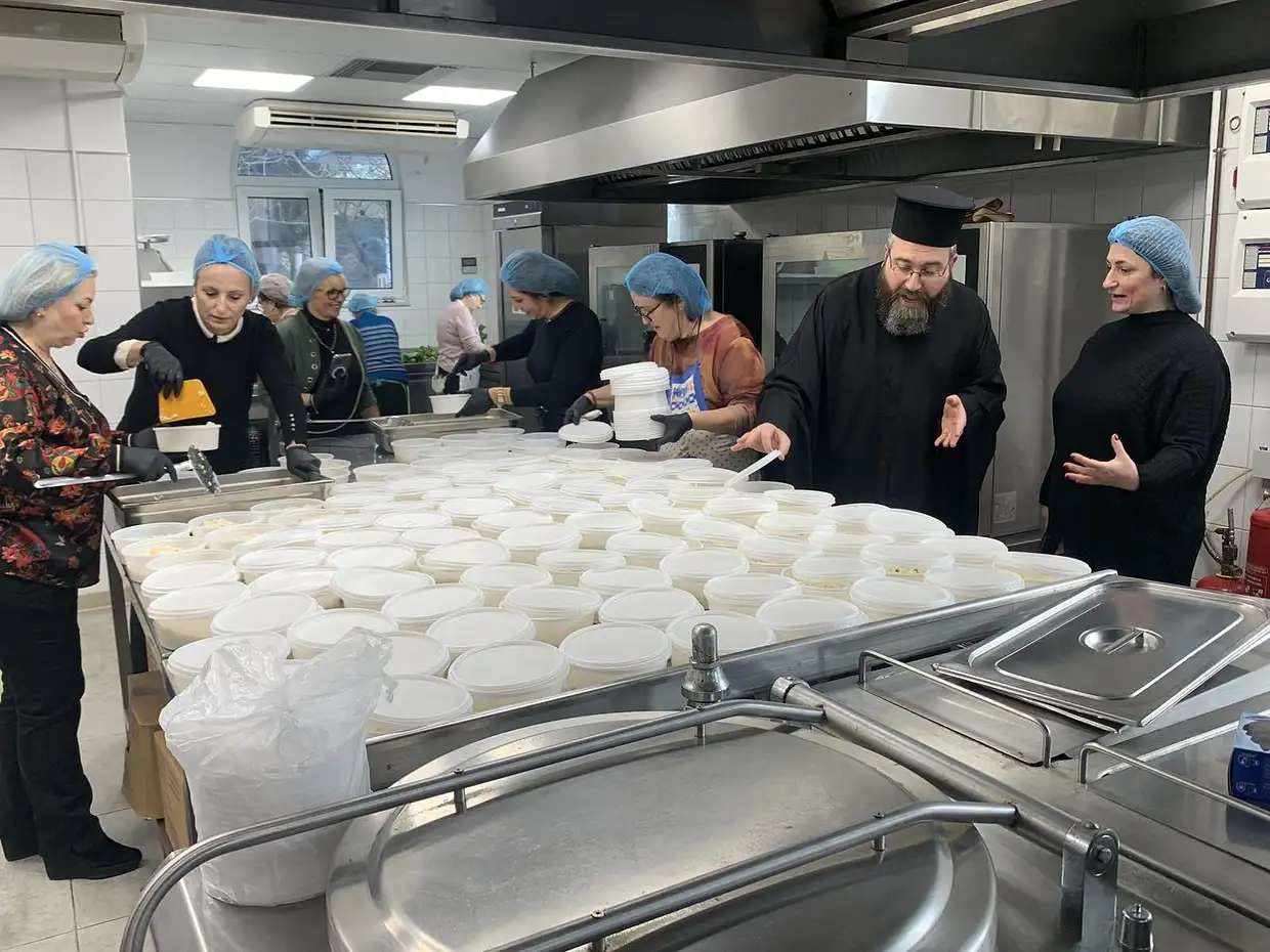 Οι Βουλευτές Πιερίας ΝΔ στο γηροκομείο: Βοήθεια στα συσσίτια Οι Βουλευτές Πιερίας ΝΔ στο γηροκομείο: Βοήθεια στα συσσίτια