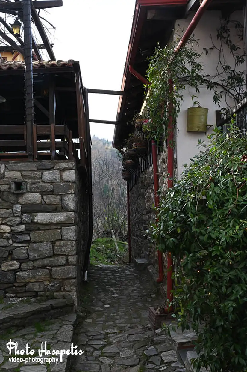 Παλαιός Παντελεήμονας: ο παραμυθένιος οικισμός της Πιερίας Παλαιός Παντελεήμονας: ο παραμυθένιος οικισμός της Πιερίας