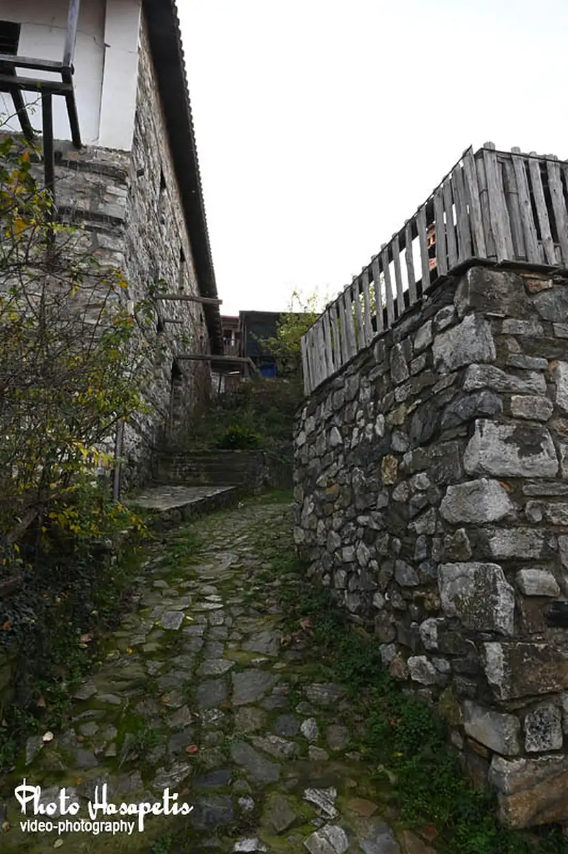 Παλαιός Παντελεήμονας: ο παραμυθένιος οικισμός της Πιερίας Παλαιός Παντελεήμονας: ο παραμυθένιος οικισμός της Πιερίας