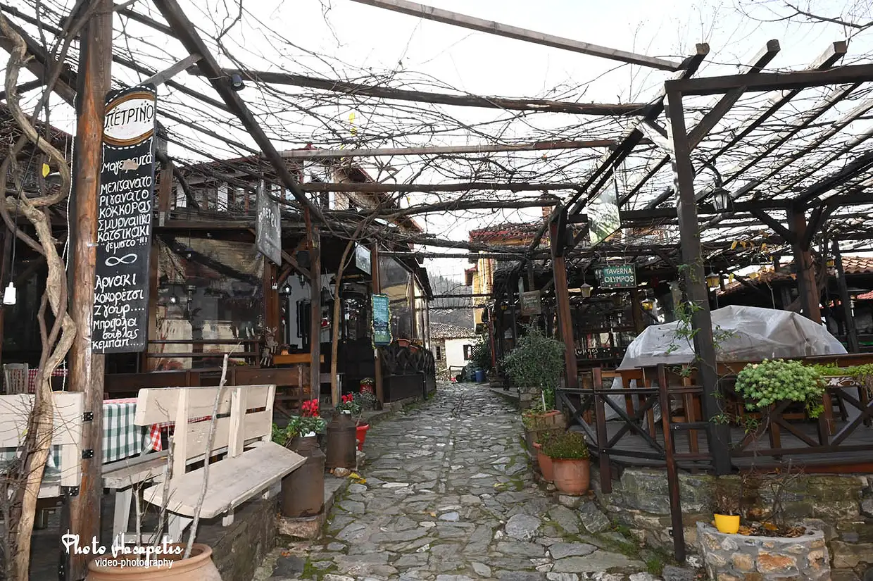 Παλαιός Παντελεήμονας: ο παραμυθένιος οικισμός της Πιερίας Παλαιός Παντελεήμονας: ο παραμυθένιος οικισμός της Πιερίας