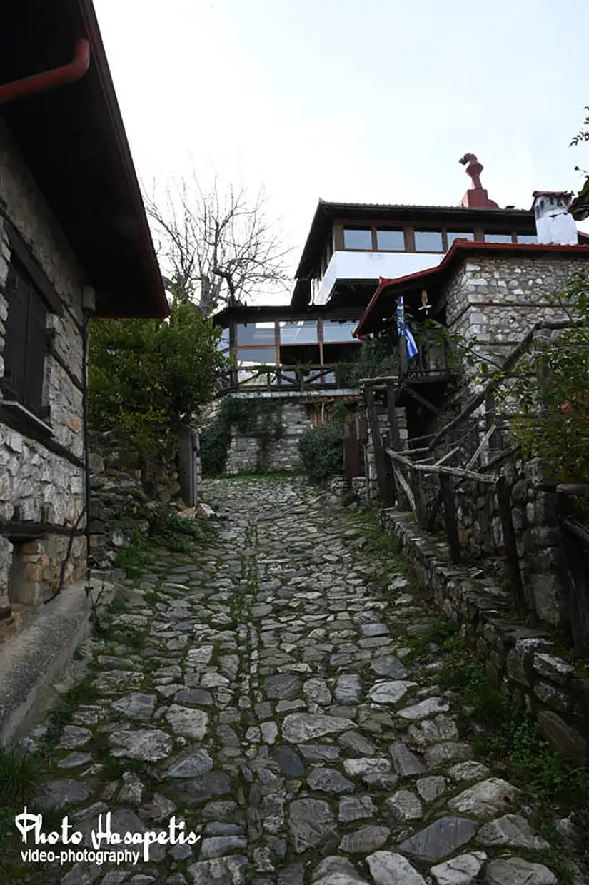 Παλαιός Παντελεήμονας: ο παραμυθένιος οικισμός της Πιερίας Παλαιός Παντελεήμονας: ο παραμυθένιος οικισμός της Πιερίας