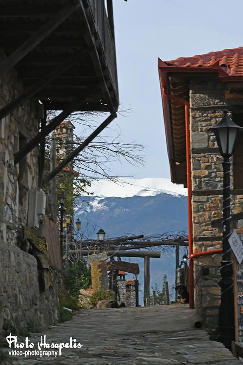 Παλαιός Παντελεήμονας: ο παραμυθένιος οικισμός της Πιερίας Παλαιός Παντελεήμονας: ο παραμυθένιος οικισμός της Πιερίας