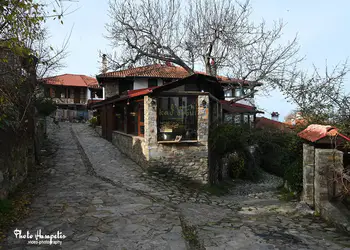 Παλαιός Παντελεήμονας: ο παραμυθένιος οικισμός της Πιερίας Παλαιός Παντελεήμονας: ο παραμυθένιος οικισμός της Πιερίας