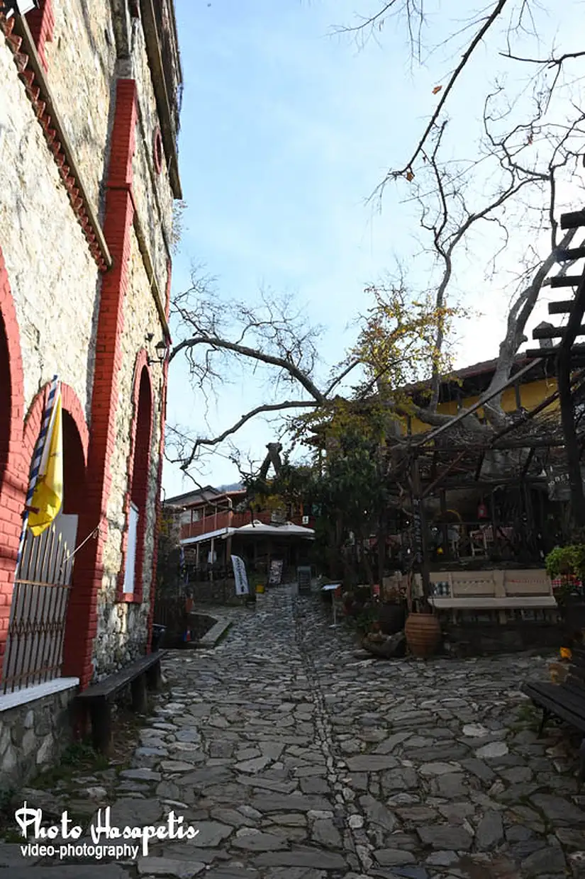 Παλαιός Παντελεήμονας: ο παραμυθένιος οικισμός της Πιερίας Παλαιός Παντελεήμονας: ο παραμυθένιος οικισμός της Πιερίας