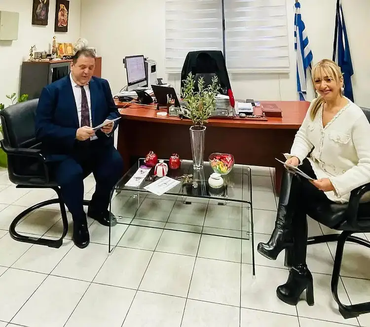 Παράδοση διαδραστικού εκπαιδευτικού εντύπου για το Δίον στους μαθητές της Πιερίας από την Αντιπεριφερειάρχη Πιερίας Παράδοση διαδραστικού εκπαιδευτικού εντύπου για το Δίον στους μαθητές της Πιερίας από την Αντιπεριφερειάρχη Πιερίας