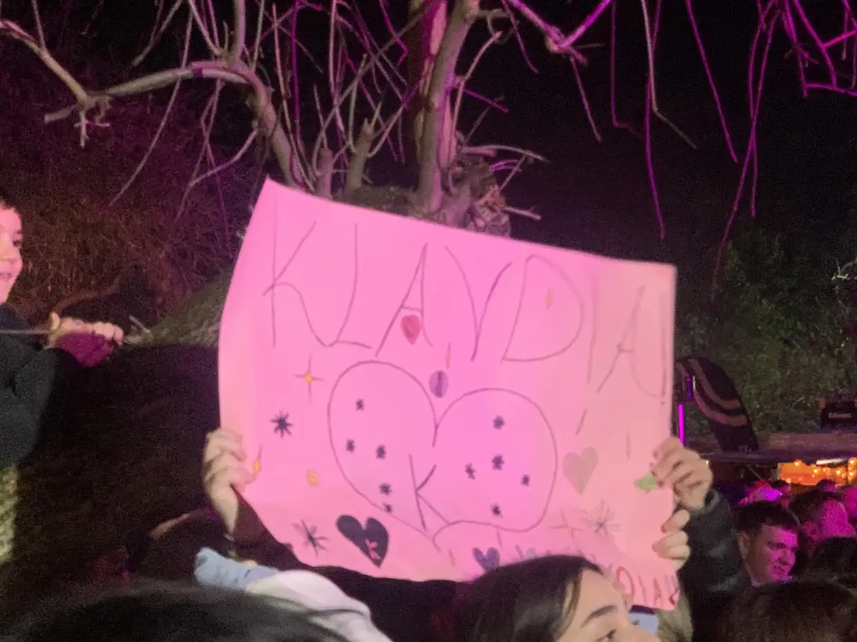 Πάρκο των Χρωμάτων: Λαμπερή έναρξη με την Κλαυδία (φωτορεπορτάζ και βίντεο) Πάρκο των Χρωμάτων: Λαμπερή έναρξη με την Κλαυδία (φωτορεπορτάζ και βίντεο)