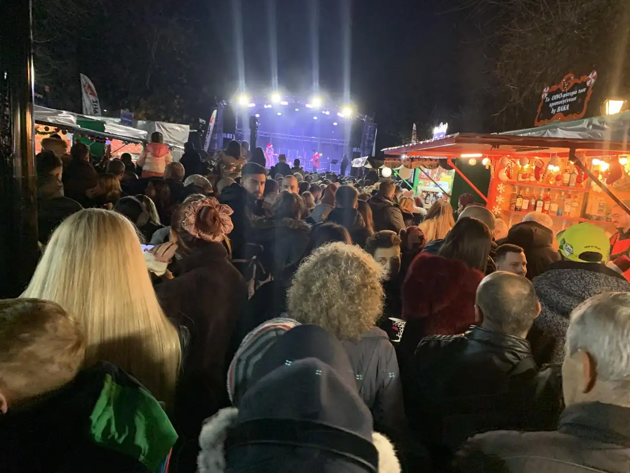 Πάρκο των Χρωμάτων: Λαμπερή έναρξη με την Κλαυδία (φωτορεπορτάζ και βίντεο) Πάρκο των Χρωμάτων: Λαμπερή έναρξη με την Κλαυδία