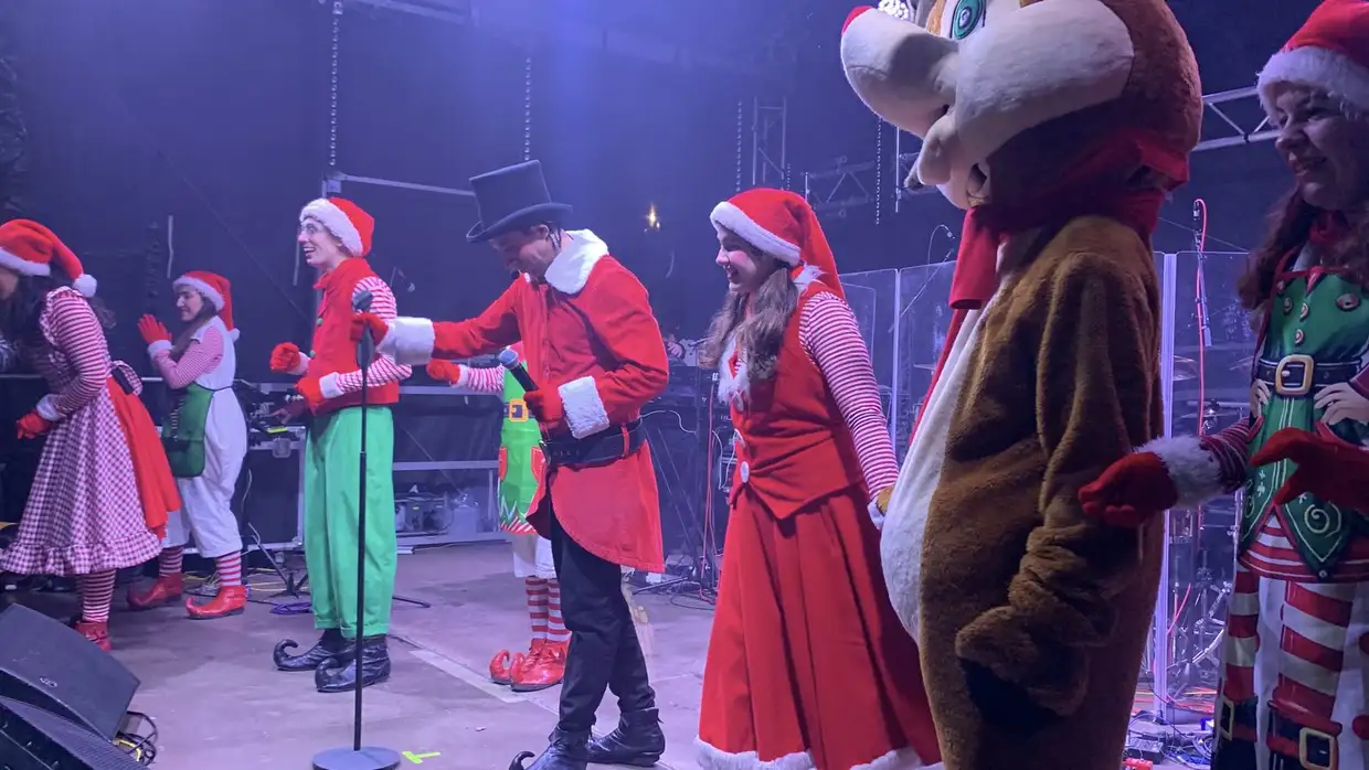 Πάρκο των Χρωμάτων: Λαμπερή έναρξη με την Κλαυδία (φωτορεπορτάζ και βίντεο) Πάρκο των Χρωμάτων: Λαμπερή έναρξη με την Κλαυδία