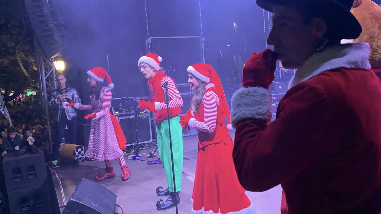 Πάρκο των Χρωμάτων: Λαμπερή έναρξη με την Κλαυδία (φωτορεπορτάζ και βίντεο) Πάρκο των Χρωμάτων: Λαμπερή έναρξη με την Κλαυδία