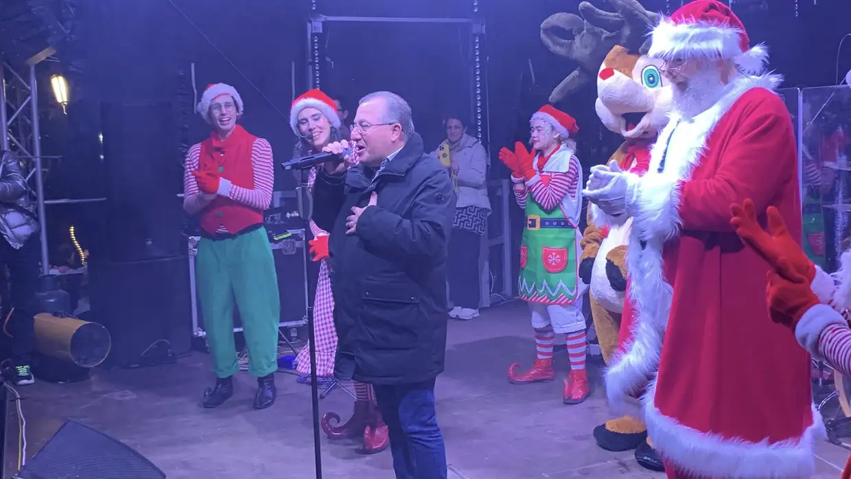 Πάρκο των Χρωμάτων: Λαμπερή έναρξη με την Κλαυδία (φωτορεπορτάζ και βίντεο) Πάρκο των Χρωμάτων: Λαμπερή έναρξη με την Κλαυδία