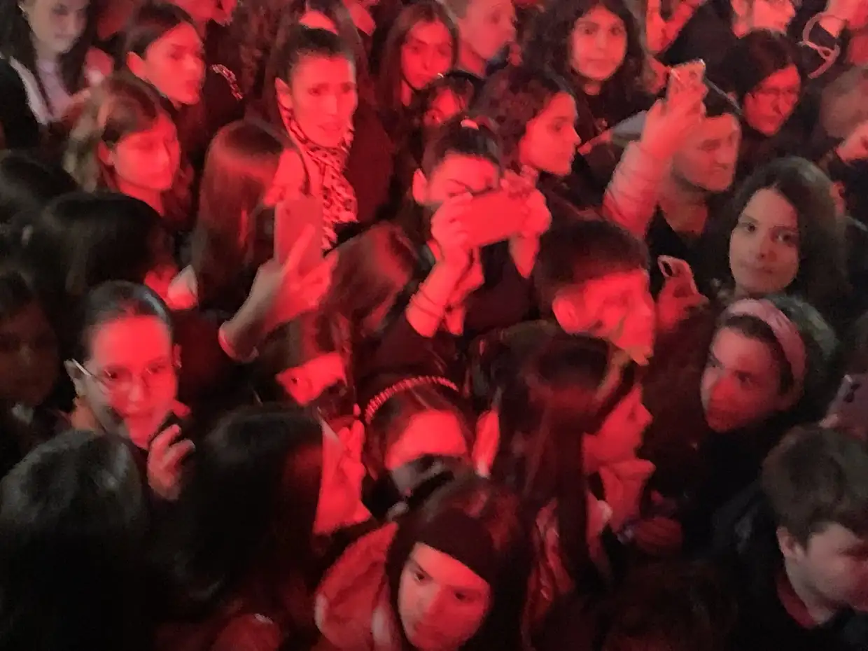 Πάρκο των Χρωμάτων: Λαμπερή έναρξη με την Κλαυδία (φωτορεπορτάζ και βίντεο) Πάρκο των Χρωμάτων: Λαμπερή έναρξη με την Κλαυδία