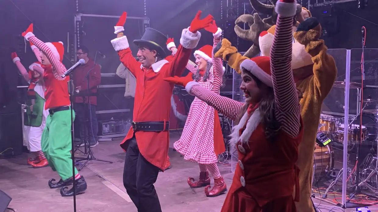 Πάρκο των Χρωμάτων: Λαμπερή έναρξη με την Κλαυδία (φωτορεπορτάζ και βίντεο) Πάρκο των Χρωμάτων: Λαμπερή έναρξη με την Κλαυδία