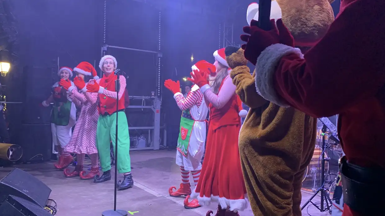 Πάρκο των Χρωμάτων: Λαμπερή έναρξη με την Κλαυδία (φωτορεπορτάζ και βίντεο) Πάρκο των Χρωμάτων: Λαμπερή έναρξη με την Κλαυδία