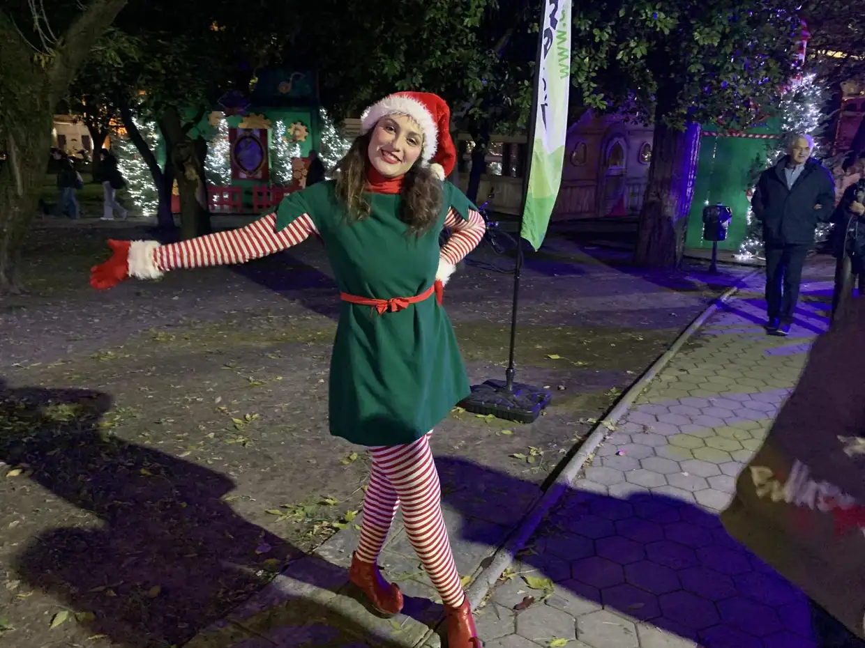 Πάρκο των Χρωμάτων: Λαμπερή έναρξη με την Κλαυδία (φωτορεπορτάζ και βίντεο) Πάρκο των Χρωμάτων: Λαμπερή έναρξη με την Κλαυδία