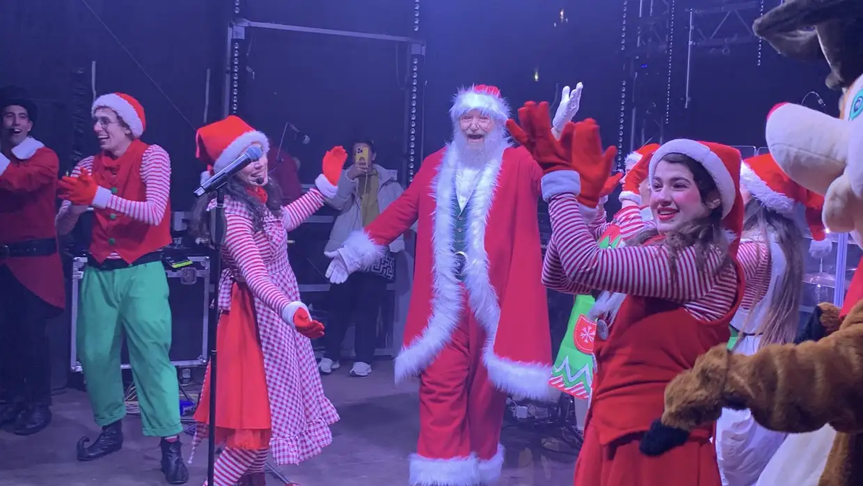 Πάρκο των Χρωμάτων: Λαμπερή έναρξη με την Κλαυδία (φωτορεπορτάζ και βίντεο) Πάρκο των Χρωμάτων: Λαμπερή έναρξη με την Κλαυδία