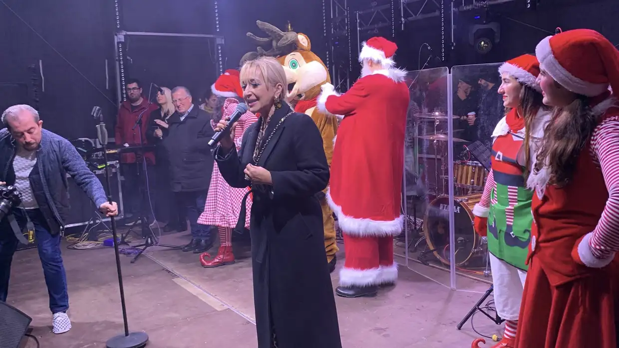 Πάρκο των Χρωμάτων: Λαμπερή έναρξη με την Κλαυδία (φωτορεπορτάζ και βίντεο) Πάρκο των Χρωμάτων: Λαμπερή έναρξη με την Κλαυδία