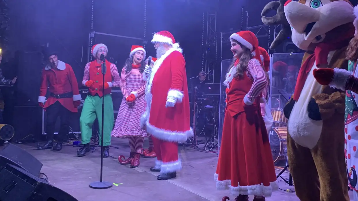 Πάρκο των Χρωμάτων: Λαμπερή έναρξη με την Κλαυδία (φωτορεπορτάζ και βίντεο) Πάρκο των Χρωμάτων: Λαμπερή έναρξη με την Κλαυδία