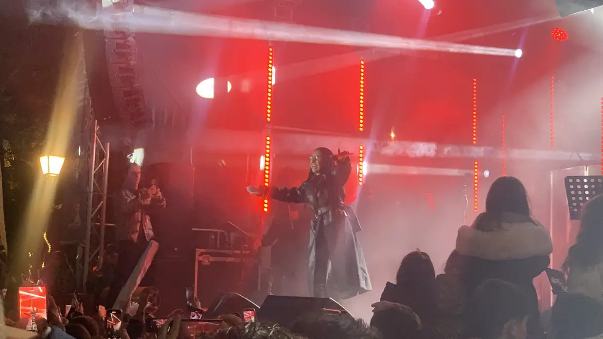 Πάρκο των Χρωμάτων: Λαμπερή έναρξη με την Κλαυδία (φωτορεπορτάζ και βίντεο) Πάρκο των Χρωμάτων: Λαμπερή έναρξη με την Κλαυδία (φωτορεπορτάζ και βίντεο)