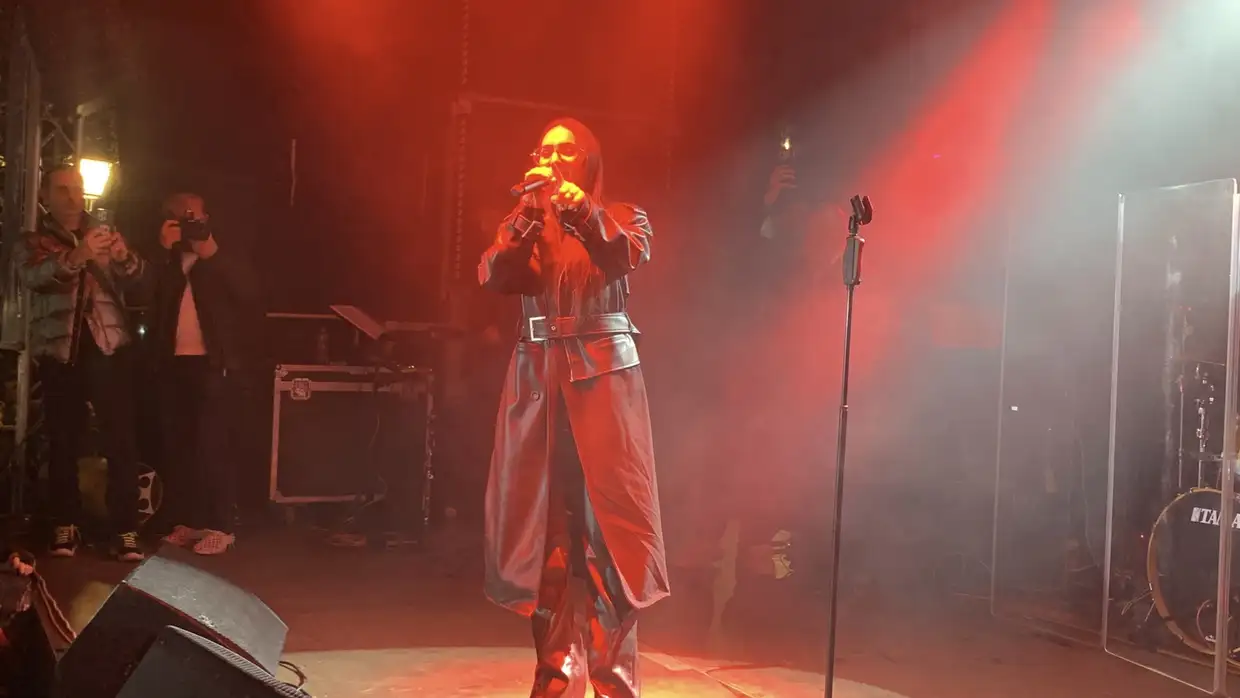 Πάρκο των Χρωμάτων: Λαμπερή έναρξη με την Κλαυδία (φωτορεπορτάζ και βίντεο) Πάρκο των Χρωμάτων: Λαμπερή έναρξη με την Κλαυδία