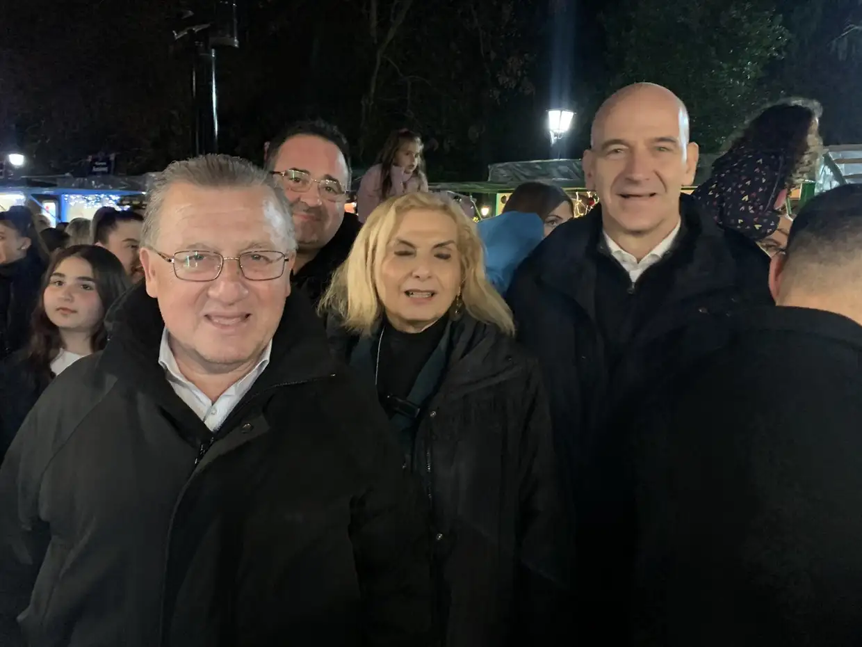 Πάρκο των Χρωμάτων: Λαμπερή έναρξη με την Κλαυδία (φωτορεπορτάζ και βίντεο) Πάρκο των Χρωμάτων: Λαμπερή έναρξη με την Κλαυδία