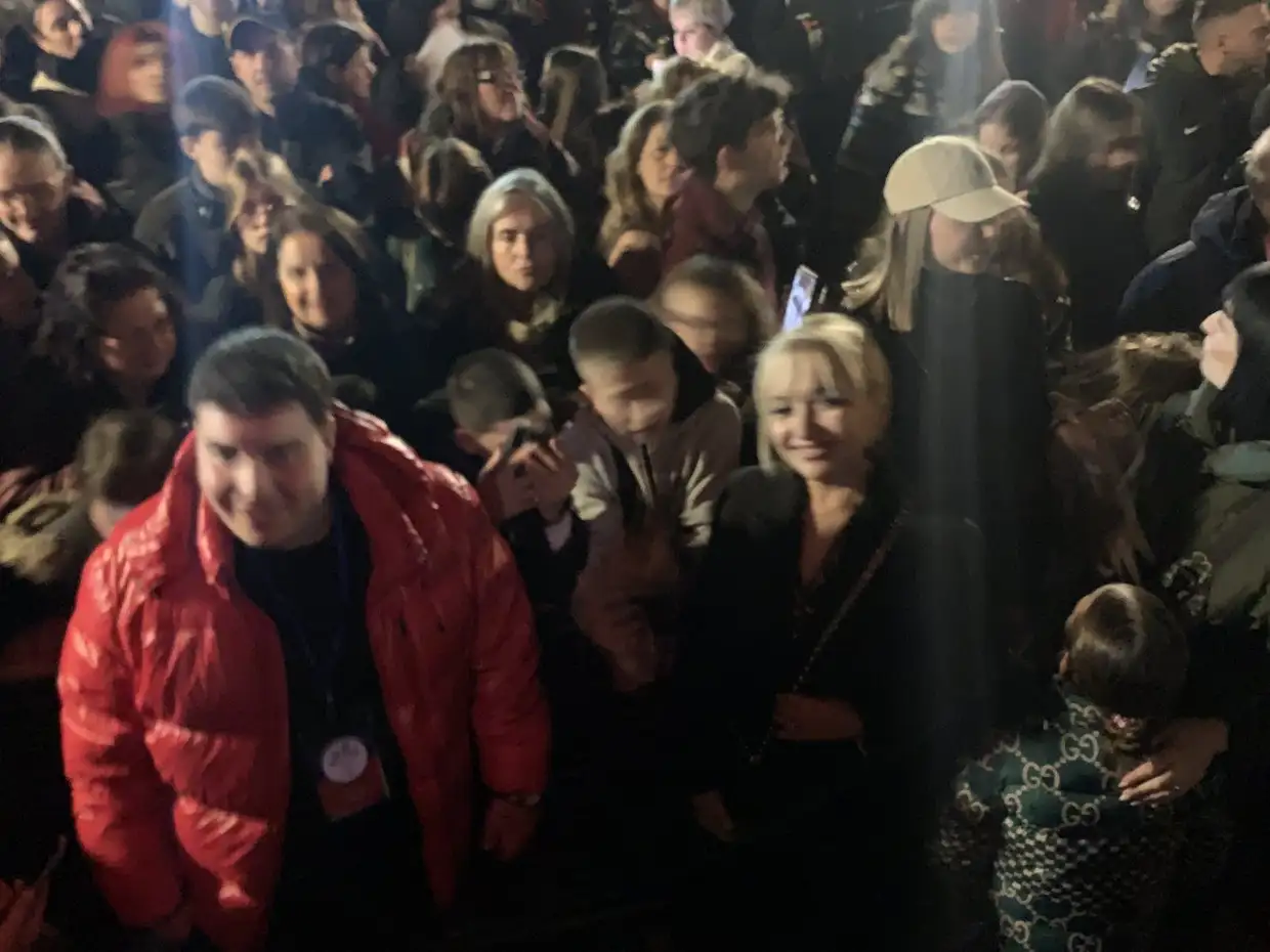 Πάρκο των Χρωμάτων: Λαμπερή έναρξη με την Κλαυδία (φωτορεπορτάζ και βίντεο) Πάρκο των Χρωμάτων: Λαμπερή έναρξη με την Κλαυδία