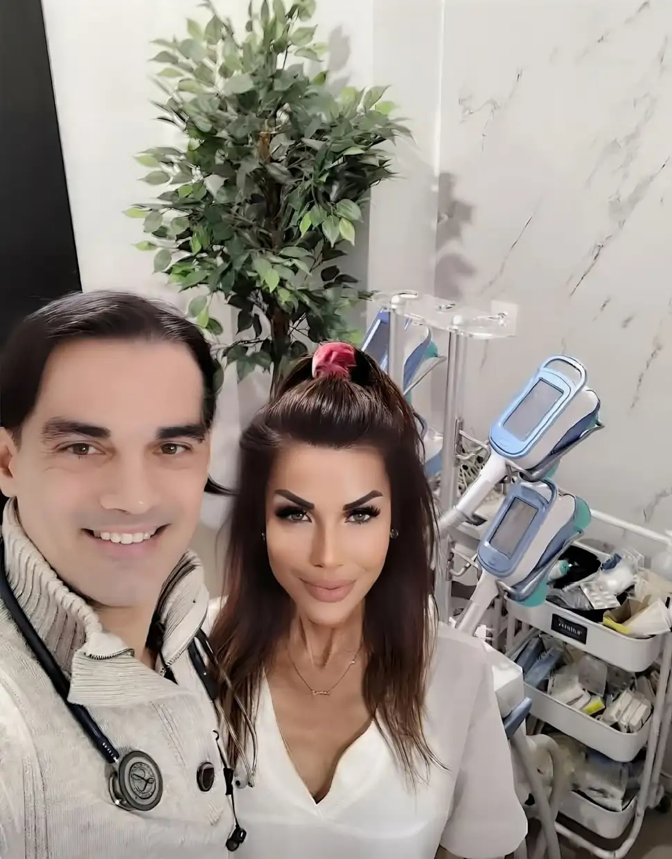 Παχυσαρκία και Υγεία του Δέρματος: Πώς επηρεάζεται το δέρμα και σύγχρονες ιατρικές μέθοδοι αντιμετώπισης Παχυσαρκία και Υγεία του Δέρματος: Πώς επηρεάζεται το δέρμα και σύγχρονες ιατρικές μέθοδοι αντιμετώπισης