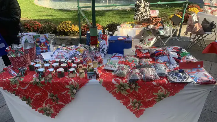 Πεζόδρομος Κατερίνης: Σε εξέλιξη το χριστουγεννιάτικο μπαζάρ από τις Κόρες Πιερίων Πεζόδρομος Κατερίνης: Σε εξέλιξη το χριστουγεννιάτικο μπαζάρ από τις Κόρες Πιερίων