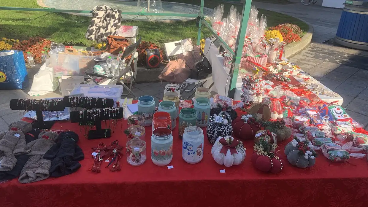 Πεζόδρομος Κατερίνης: Σε εξέλιξη το χριστουγεννιάτικο μπαζάρ από τις Κόρες Πιερίων Πεζόδρομος Κατερίνης: Σε εξέλιξη το χριστουγεννιάτικο μπαζάρ από τις Κόρες Πιερίων