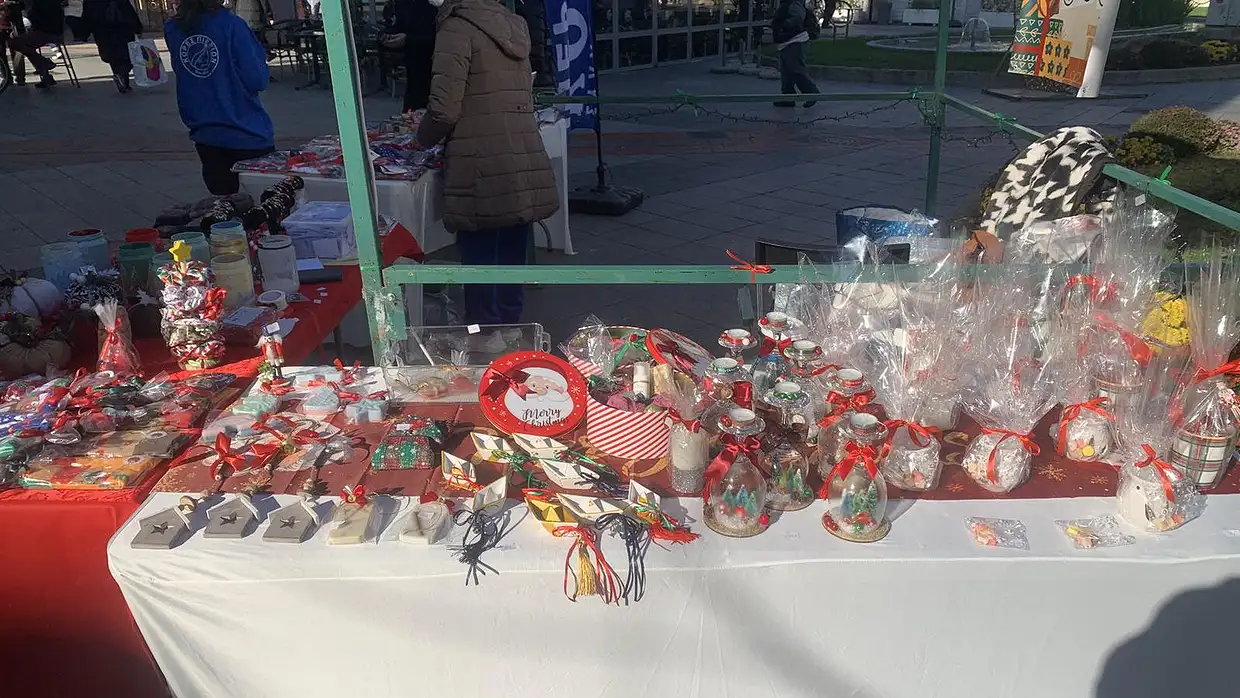 Πεζόδρομος Κατερίνης: Σε εξέλιξη το χριστουγεννιάτικο μπαζάρ από τις Κόρες Πιερίων Πεζόδρομος Κατερίνης: Σε εξέλιξη το χριστουγεννιάτικο μπαζάρ από τις Κόρες Πιερίων