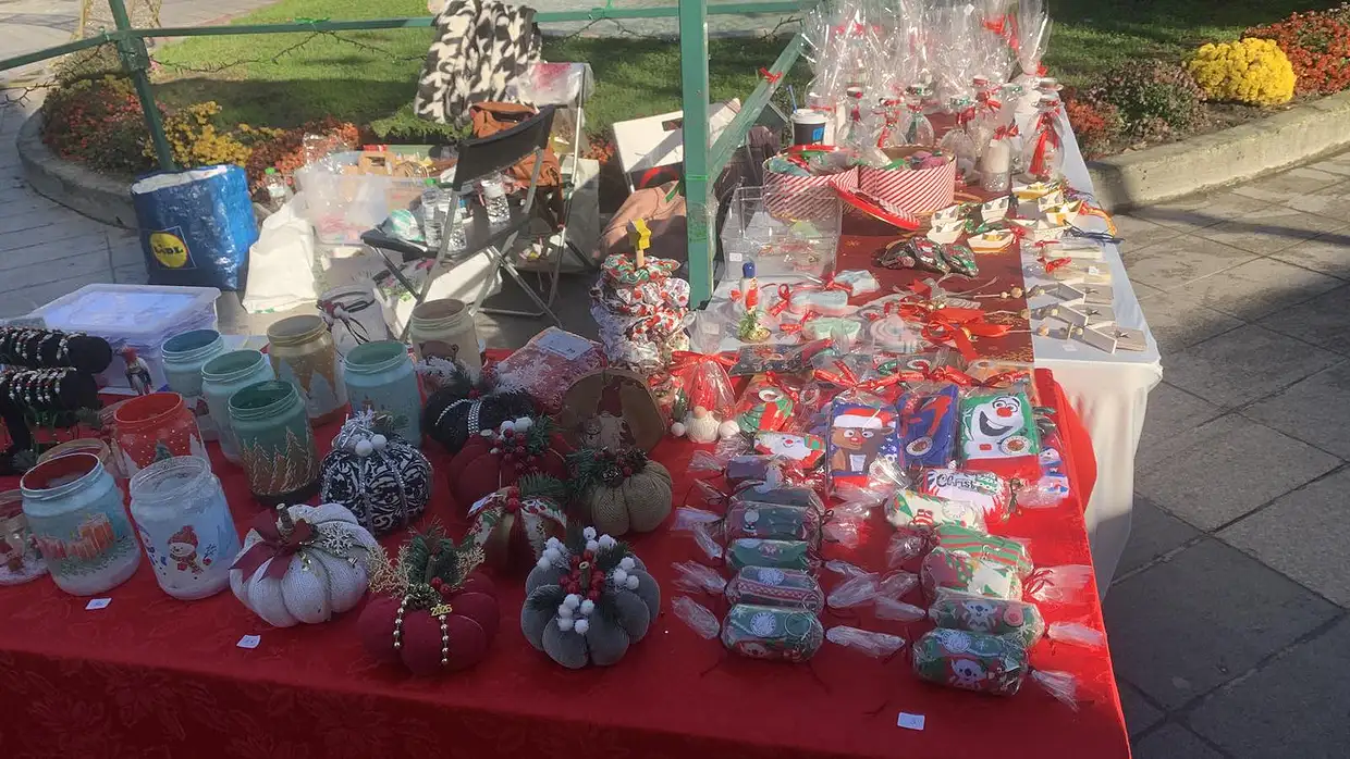 Πεζόδρομος Κατερίνης: Σε εξέλιξη το χριστουγεννιάτικο μπαζάρ από τις Κόρες Πιερίων Πεζόδρομος Κατερίνης: Σε εξέλιξη το χριστουγεννιάτικο μπαζάρ από τις Κόρες Πιερίων