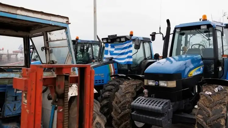 Πιερία: Αγροτικό μπλόκο και στο Αιγίνιο - Κλειστοί δρόμοι σε Κεντρική και Δυτική Μακεδονία Πιερία: Αγροτικό μπλόκο και στο Αιγίνιο – Κλειστοί δρόμοι σε Κεντρική και Δυτική Μακεδονία