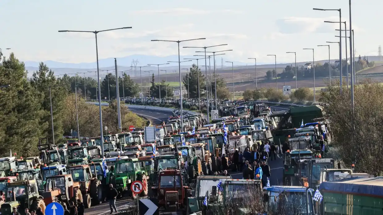 Πιερία: Προσωρινές κυκλοφοριακές ρυθμίσεις στην Π.Ε.Ο. Θεσσαλονίκης–Κατερίνης λόγω αγροτών Πιερία: Προσωρινές κυκλοφοριακές ρυθμίσεις στην Π.Ε.Ο. Θεσσαλονίκης–Κατερίνης λόγω αγροτών