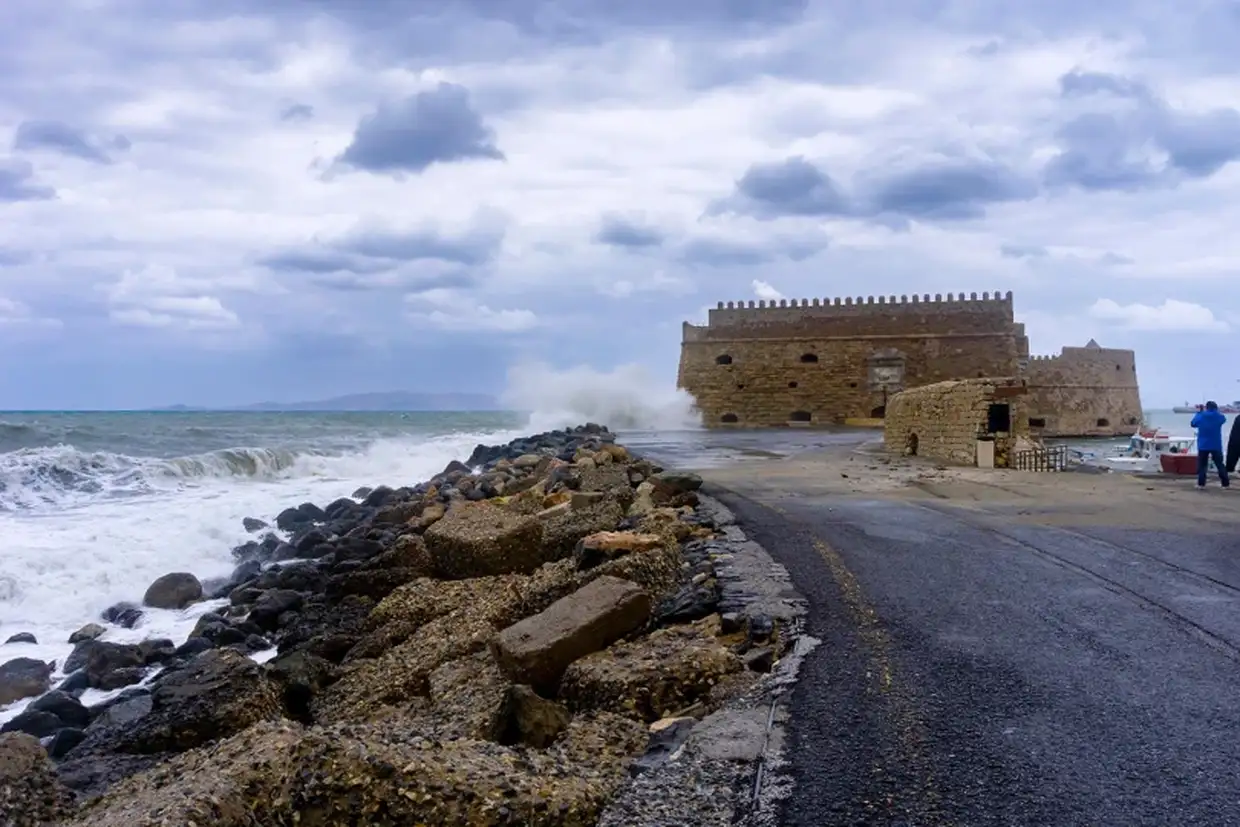 Πώς θα είναι ο καιρός σε Κατερίνη και Πιερία σήμερα Κυριακή, 07 Δεκεμβρίου 2025: Νεφώσεις με τοπικές βροχές Πώς θα είναι ο καιρός σε Κατερίνη και Πιερία σήμερα Κυριακή, 07 Δεκεμβρίου 2025: Νεφώσεις με τοπικές βροχές