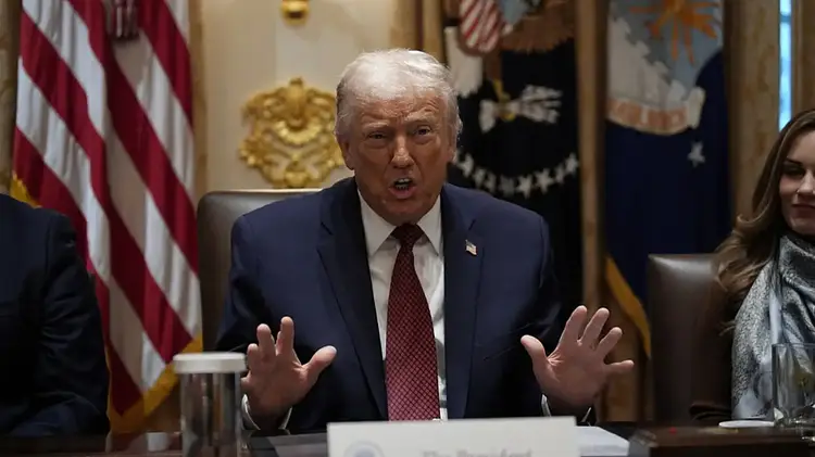 Πώς θέλει ο Τραμπ να γίνει «η Ευρώπη σπουδαία ξανά» – Το νέο δόγμα και η ομάδα C5 Πώς θέλει ο Τραμπ να γίνει «η Ευρώπη σπουδαία ξανά» – Το νέο δόγμα και η ομάδα C5