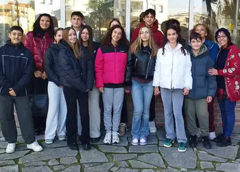 Βημα..τίζοντας: Η προσφορά αγάπης του 2ου Γυμνασίου Κατερίνης στο Γηροκομείο «Καλός Σαμαρείτης» Η προσφορά αγάπης του 2ου Γυμνασίου Κατερίνης στο Γηροκομείο «Καλός Σαμαρείτης»